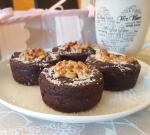 2 MINI BROWNIES